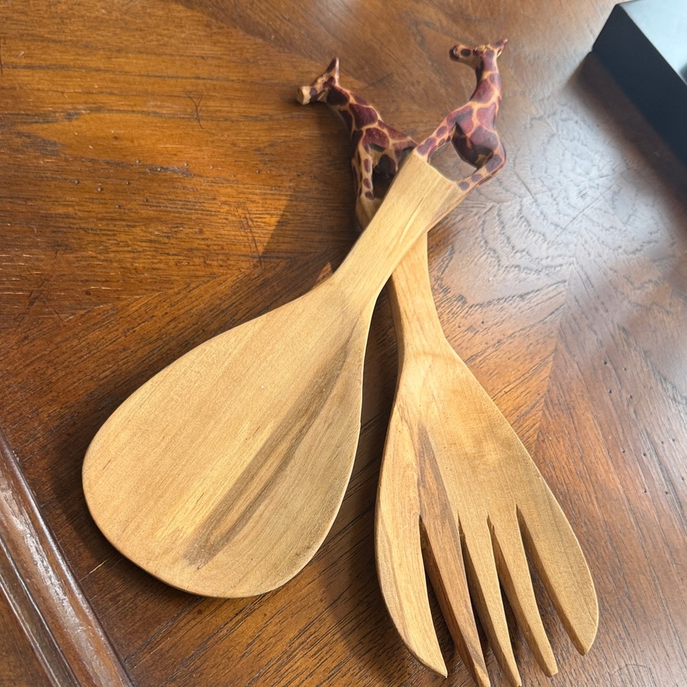 African Wooden Giraffe Salad Servers and 2 African little Serving Spoons 4 pcs!